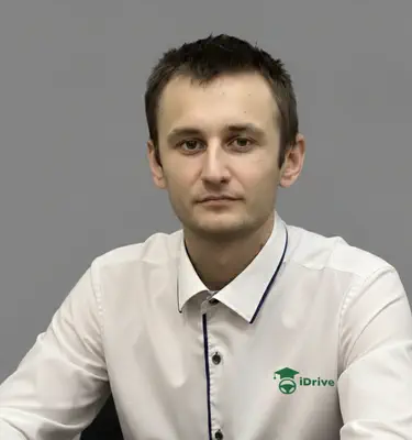 Микола, викладач правил дорожнього руху